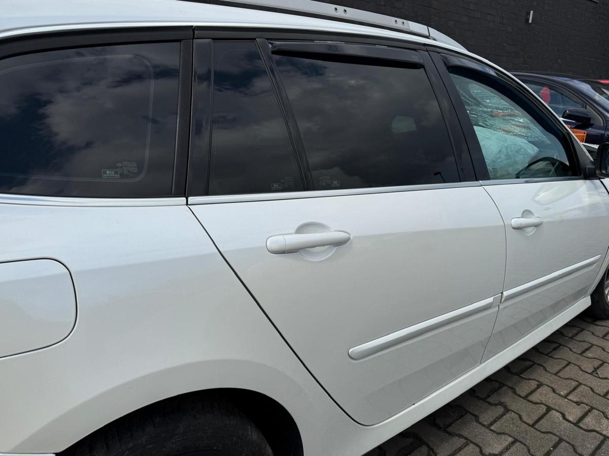 Renault Laguna 3 original Tür hinten rechts OV369 Blanc Glacier Kombi Rohbau BJ13